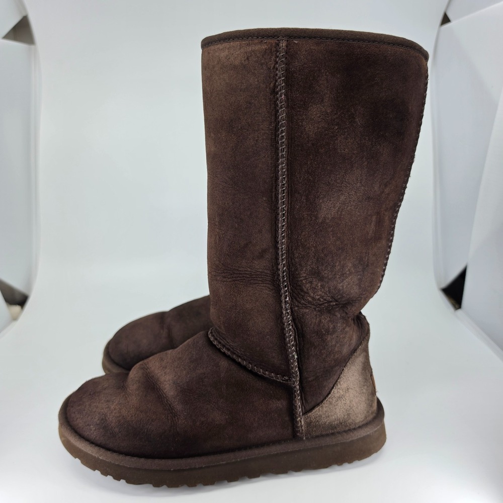 UGG Australian Classic Boots Womens Size 7 Chocolate Burnt Cedar Warm Suede